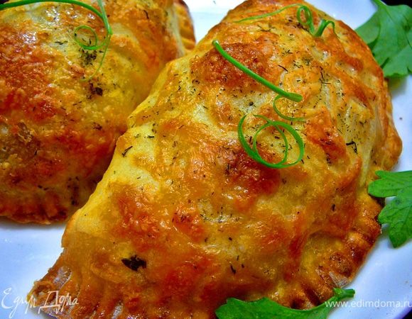 Выпекать первые 15 минут с фольгой,затем фольгу снять и выпекать уже без нее еще 15 минут.