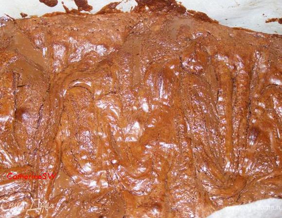 Выпекаем брауни 30 минут. Духовку предварительно разогреть до 180 градусов.