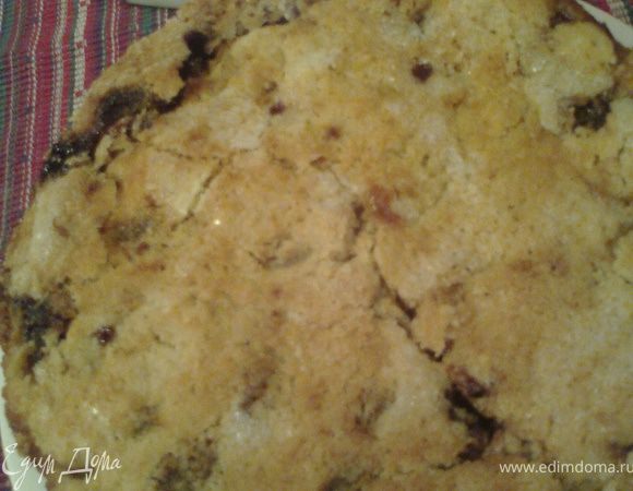 P.S.Пирог оставляла в духовке до остывания.Глазурь художественно треснула,но это даже красиво!