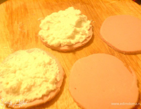 нанести сверху слой сыра рикотта