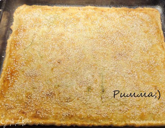 Поставьте противень в разогретую до 190 градусов духовку. Выпекайте 25-30 минут.