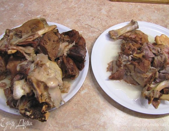 Вытащите все мясо.