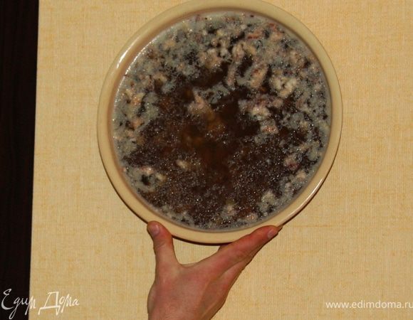 Если вы все сделали правильно, холодец застынет, несмотря на отсутствие дополнительного желатина, причем застынет так, как показано на фотографии.