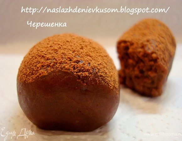 После того, как закончите украшать пирожные, необходимо поставить их в холодильник на 2-3 часа, а после этого наливайте себе свой любимый напиток, доставайте пирожные и наслаждайтесь вкусом!<br />
Пирожные получились то, что надо! В меру сладкие, в меру влажные, в меру рассыпчатые, с шоколадным привкусом! Вкус детства!