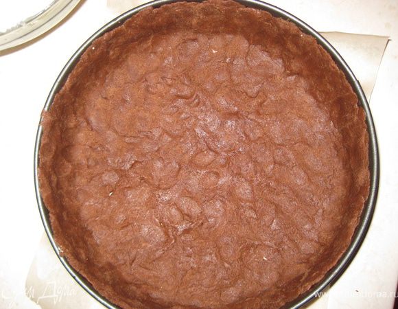 Большую часть выкладываем в форму, делаем высокие бортики.