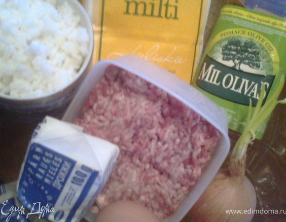 Готовим продукты.У меня фарш из свинины.Рис остался от салата-ровно стакан.