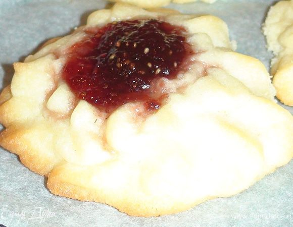 В разогретой до 250 градусов духовке выпекаем 8-10 минут. Приятного аппетита!!!;))))