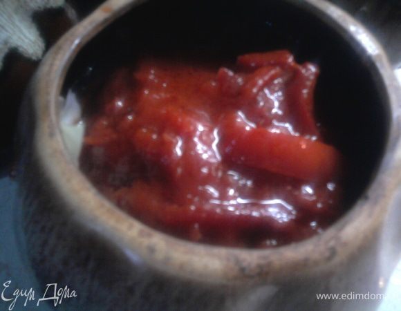 Сверху выложить томатную зажарку