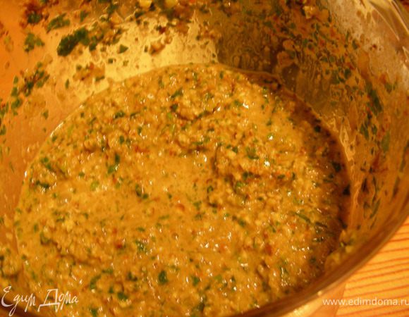 Все измельчаем и разводим гранатовым соком.

