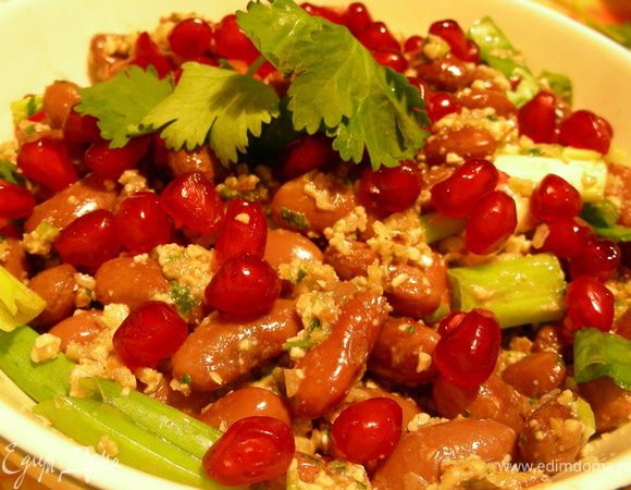 Выкладываем на тарелки, по желанию можно украсить кинзой, и подаем. Приятного аппетита))