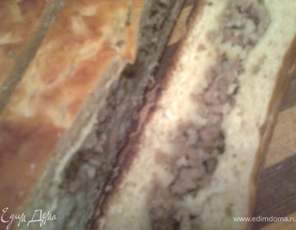 Дополняю разрезик позже,т.к.сначала маленькие пирожки расхватали(рецепт33520),этот резать было жалко)))