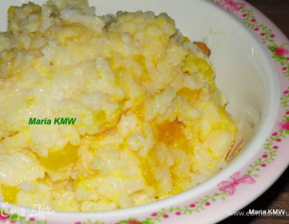 Приправляем по-вкусу. 
Я предпочитаю сладкую тыквенную кашу, люблю добавлять сироп агавы или кленовый, а так же мед. А кому-то она нравится соленой. 
Приятного аппетита.