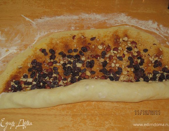 И заворачиваем это всё в длинный рулет.