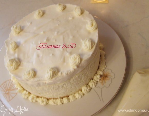 И украшаем по вашему желанию. Я просто украсила взбитыми сливками.