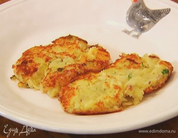 Подавать со сметаной.