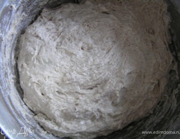 замесить не очень крутое тесто, 