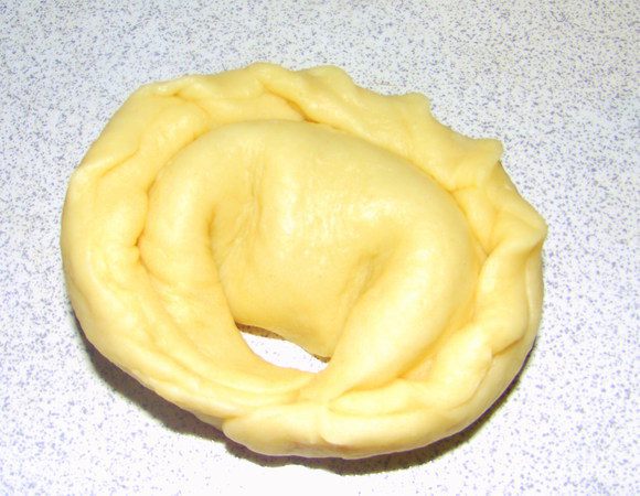 Защипнуть сделать, как вареник.