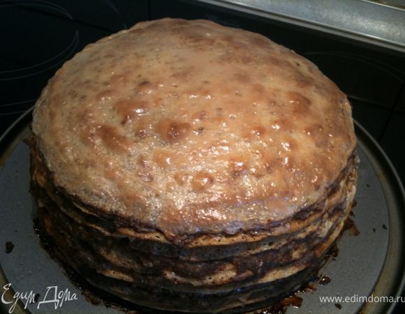 Через 10 мин. уменьшить температуру духовки до 150 градусов и выпекать пирог до золотистой корочки - примерно 1 - 1-20 часа.
Приятного аппетита!