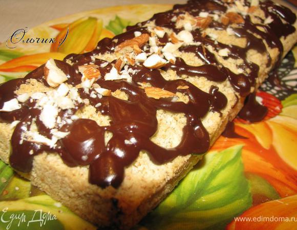 Полить шоколадом готовый кекс. Приятного аппетита!)))