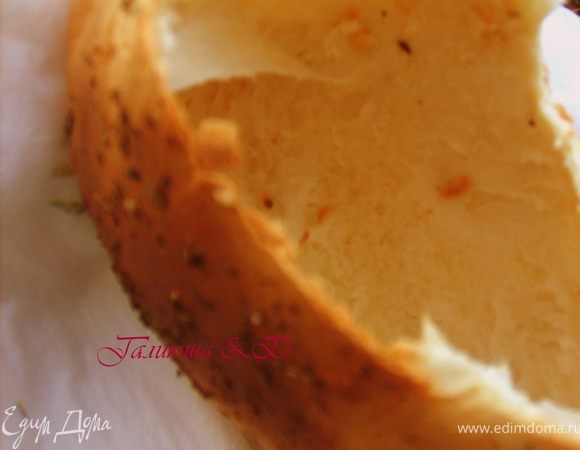 Внутри они получаются пустыми, и поэтому можно положить во внутрь все что угодно)) Любую начинку, которую любите:) Приятного аппетита, Друзья мои!