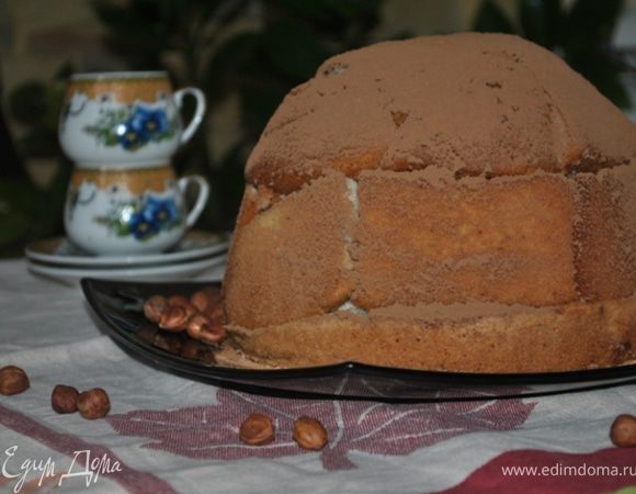 Охлажденный торт перевернуть на тарелку, снять миску и пищевую пленку, посыпать какао или украсить по желанию.
Смачного!