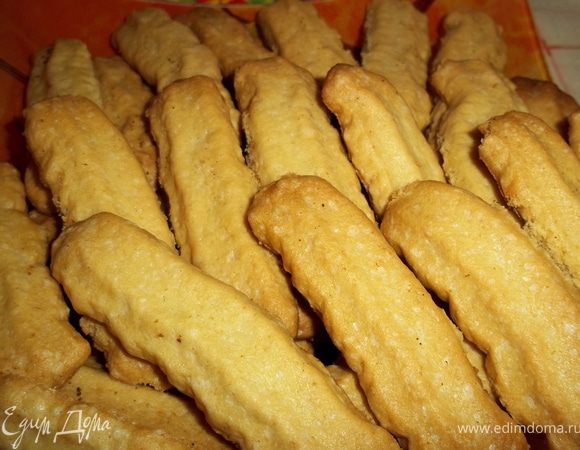 выпекать в духовке при температуре 200 градусов до золотистого цвета. выход около 60 печенюшек.