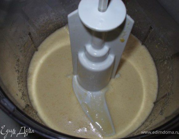 Яйцо, желтки и сахар взбить. 