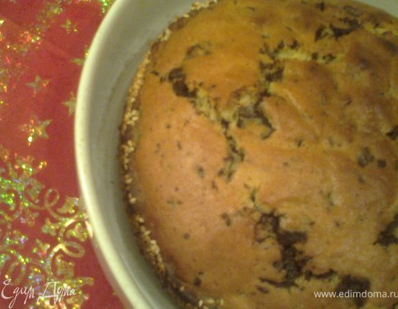 Можно купить форму в подарок(например,керамическую,как здесь) и переложить наш кекс в неё.Завернуть в новогоднюю нарядную бумагу и идти в гости!Так сохраняем традицию:"пустую посуду не дарят!"