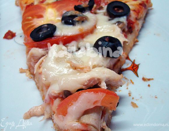 Тесто получилось изумительным. Именно такое, как я люблю - не толстое и не тонкое, а края были с хрустящей корочкой. 
Родители были в восторге) Особенно от теста)))
