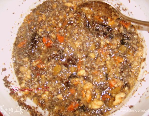 И все хорошенько тщательно перемешиваем. А шоколад добавим уже в процессе намазывания начинки на тесто:))