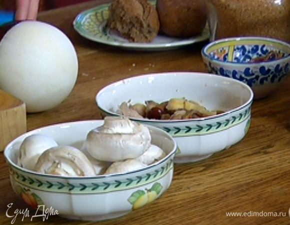 Лесные грибы предварительно разморозить.