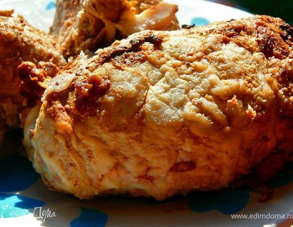 Уложить в форму котлеты и отправить в духовку,заранее разогретую до 170-180градусов,запекать около 40-45минут.