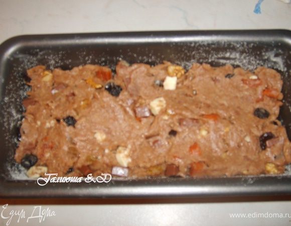 Если будете печь в большой форме, смазываем ее маслом и посыпаем манкой. Готовый кекс получается очень рассыпчатым и не влажным внутри. ОЧЕНЬ ВКУСНО!