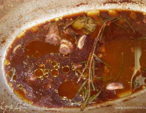 Практически вся жидкость испаряется, остается только на дне. Вот так... 