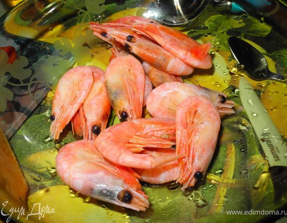 Креветки разморозим.
