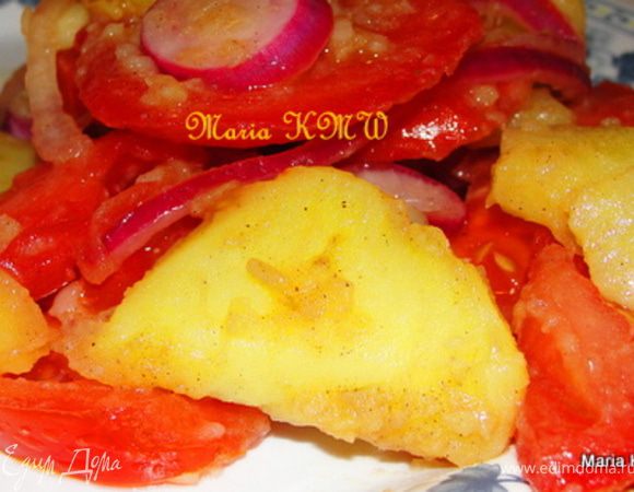 Это салат очень вкусен как теплым, так и охлажденным. А так же он очень сочный и вкусный на второй день. 
Приятного Вам аппетита!