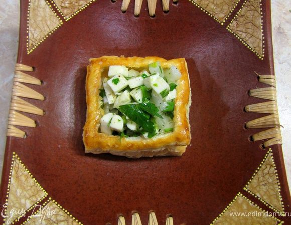 Важно
Берите только очень вкусную рыбу.
Если у вас есть зеленый лук, то кроме него и оливкового масла можно вообще ничего не класть. Вкус будет великолепным.
Форель можно заменить рассольным несоленым сыром, например Моцареллой или Сулугуни (молодым). Вкус будет не менее хорошим.
Ну и, естественно, на любую другую красную рыбу, а особенно хорошо на щучью икру.