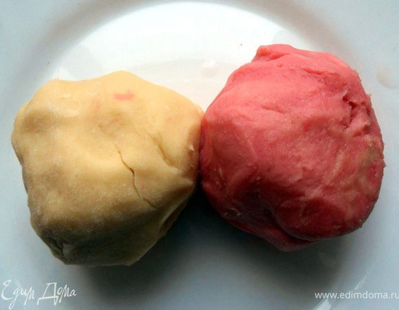 Рекомендую охладить тесто около 20-30 минут в холодильнике.