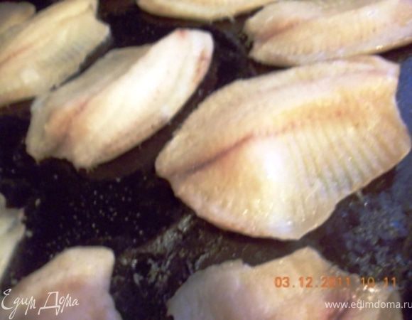 рыбку я запекла в духовке, чтобы меньше возиться, можно пожерить или приготовить на пару