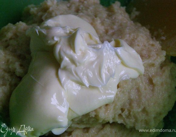 Добавим половину масла