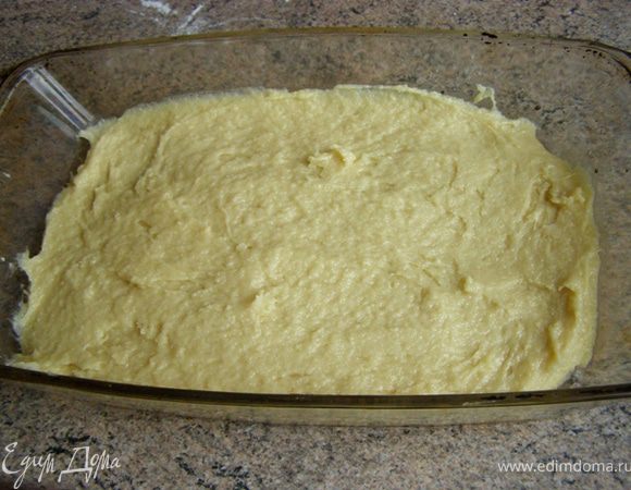 Выложим в емкость максимально плоской формы, закроем пищевой пленкой и поставим в холодильник минимум на 6 часов 