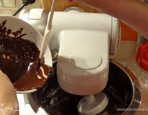 ... затем шоколад.