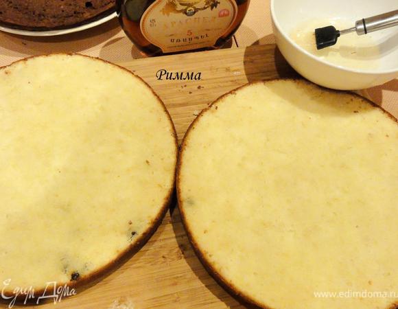 ...а светлый сахарным сиропом. 