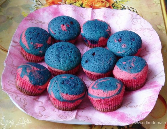 Поставить печься маффинчики при 170-180˚С в течение 15-20 минут, до готовности.