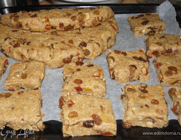 Духовку разогреть до 180С.
Выложить штоллены на противень.