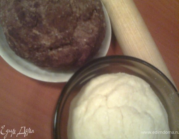 Получились два таких шарика.Духовку можно разогревать.