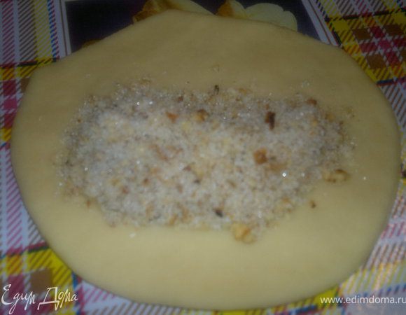 выкладываем 1 ст.л начинки