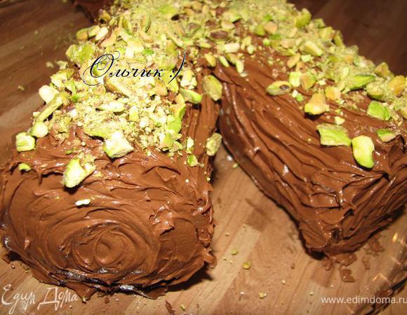 Присыпаем полено фисташковым "мхом".