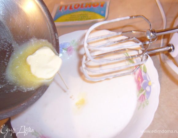 добавь растопленное слив. масло