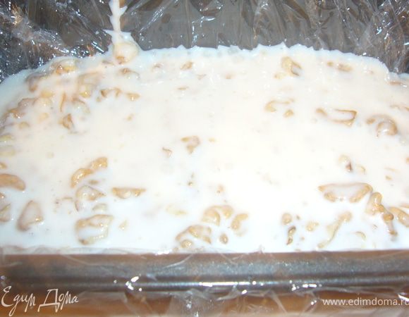 Выложи массу в форму и отправь в холод